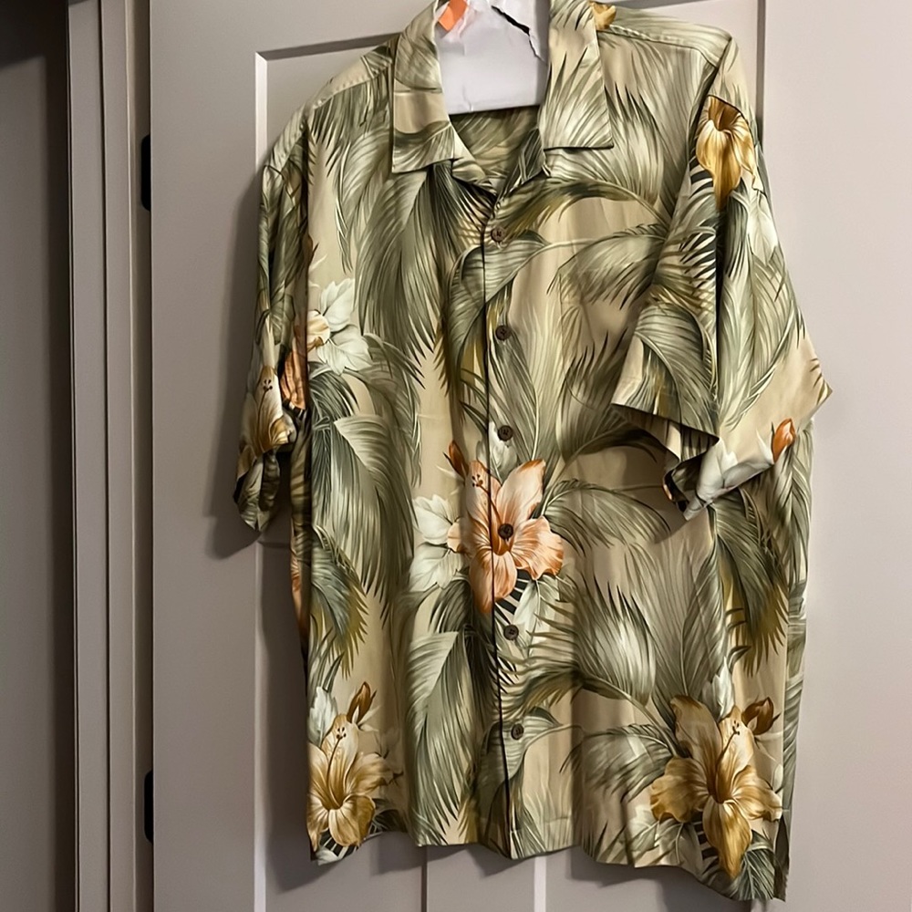 Tommy Bahama tropical green silk L